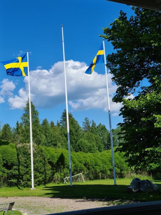 Hällefors Skogsbrynet B&B, Bredsjoe Nya Herrgard מראה חיצוני תמונה