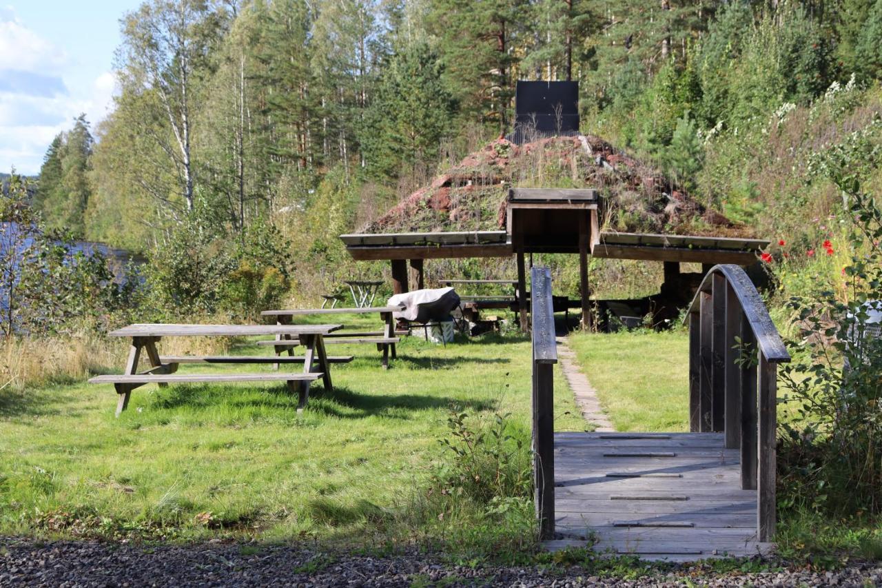 Hällefors Skogsbrynet B&B, Bredsjoe Nya Herrgard מראה חיצוני תמונה